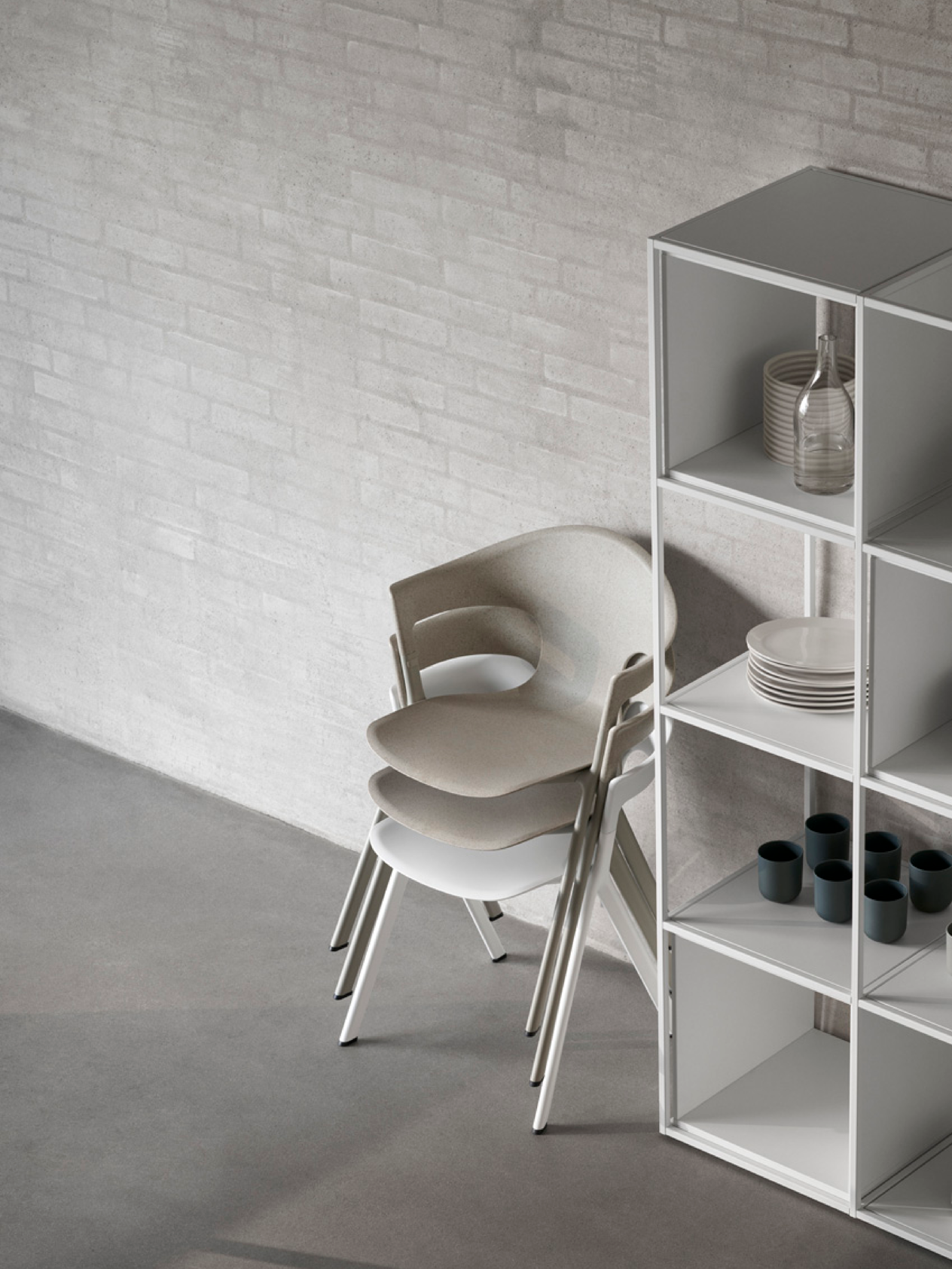 Axyl_Upholstered Seat Pad Chairs