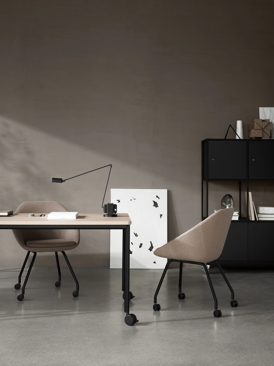 Famiglia_Fully Upholstered Chairs